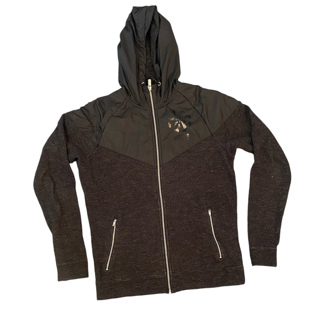 Nike Men’s Windrunner Zip Up sweatshirt with hood.